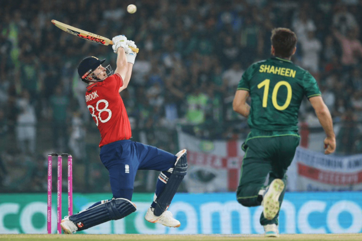Pakistan’s Poor Show Against England Puts Semi-Final Hopes in Danger