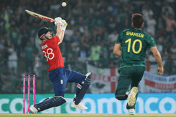 Pakistan’s Poor Show Against England Puts Semi-Final Hopes in Danger